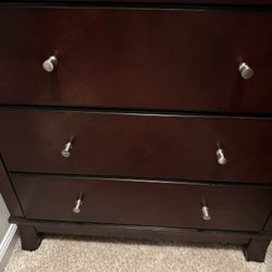 6 Piece Queen Size Wood Bedroom Set 