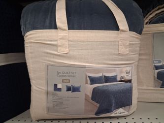 Cotton velvet three-piece quilt set