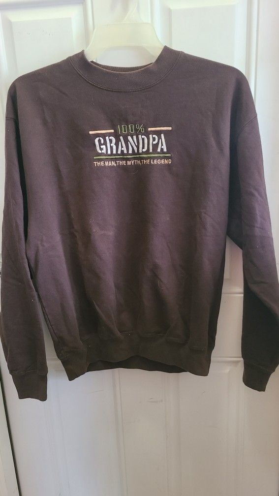 MC Sport brown sweatshirt for XL 42-44. 100% Grandpa, The Man, The Myth, The Legend. 60% cotton, 40% polyester. East, west, north.