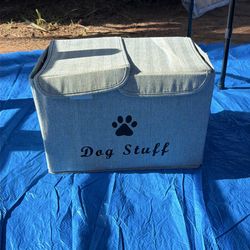 Pet storage box