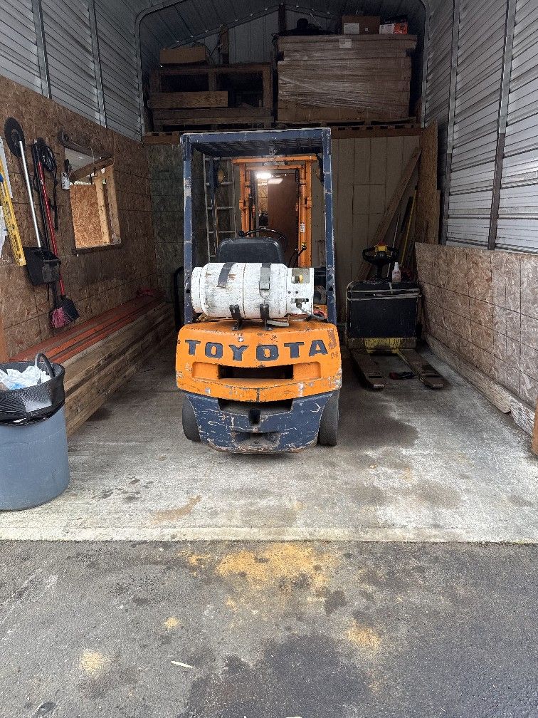 Forklift