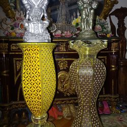 2 Italian Pedestals , 2 Vases 