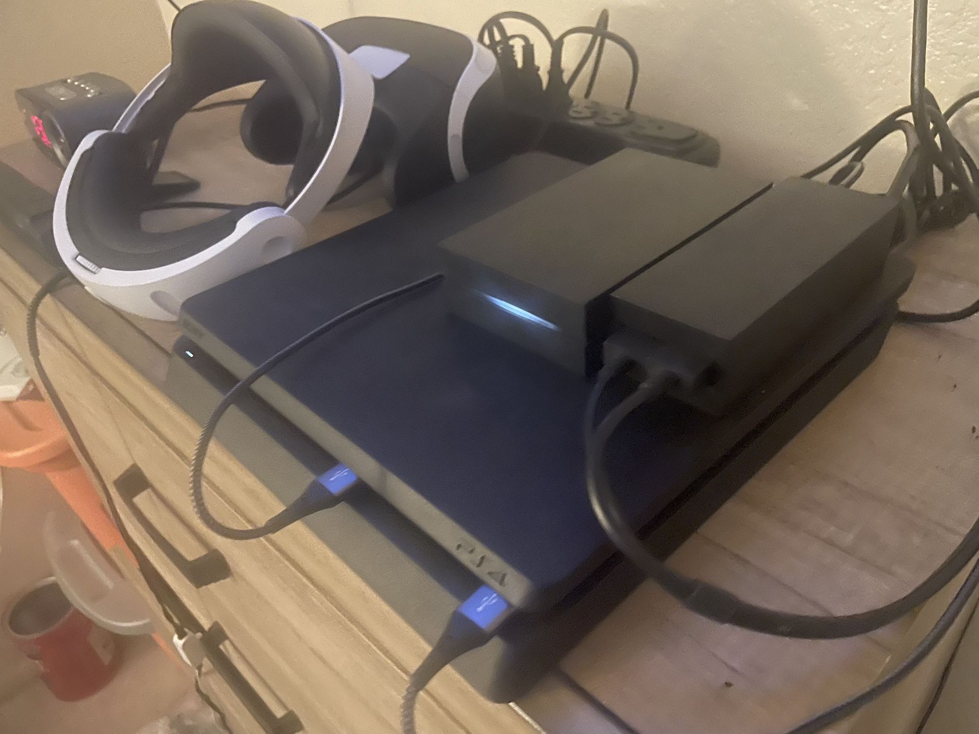 PS4 complete gaming system one terabyte