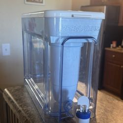 ZeroWater Water Filtration Self Serve Pitcher