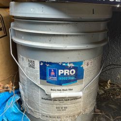Brand New 5 Gallon Bucket, Heavy Duty Block Filler White Color