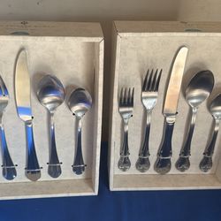 Pioneer Woman 20 Piece Flatware Set