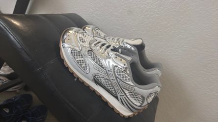 Orbits shoes