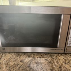 GE Efficiency Size Fridge An Microwave 