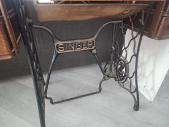 Singer Sewing Table 