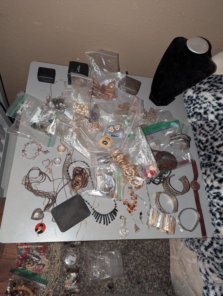 LARGE COSTUME JEWELRY BUNDLE