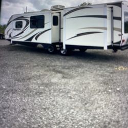 2013 Premier camper 31 feet long