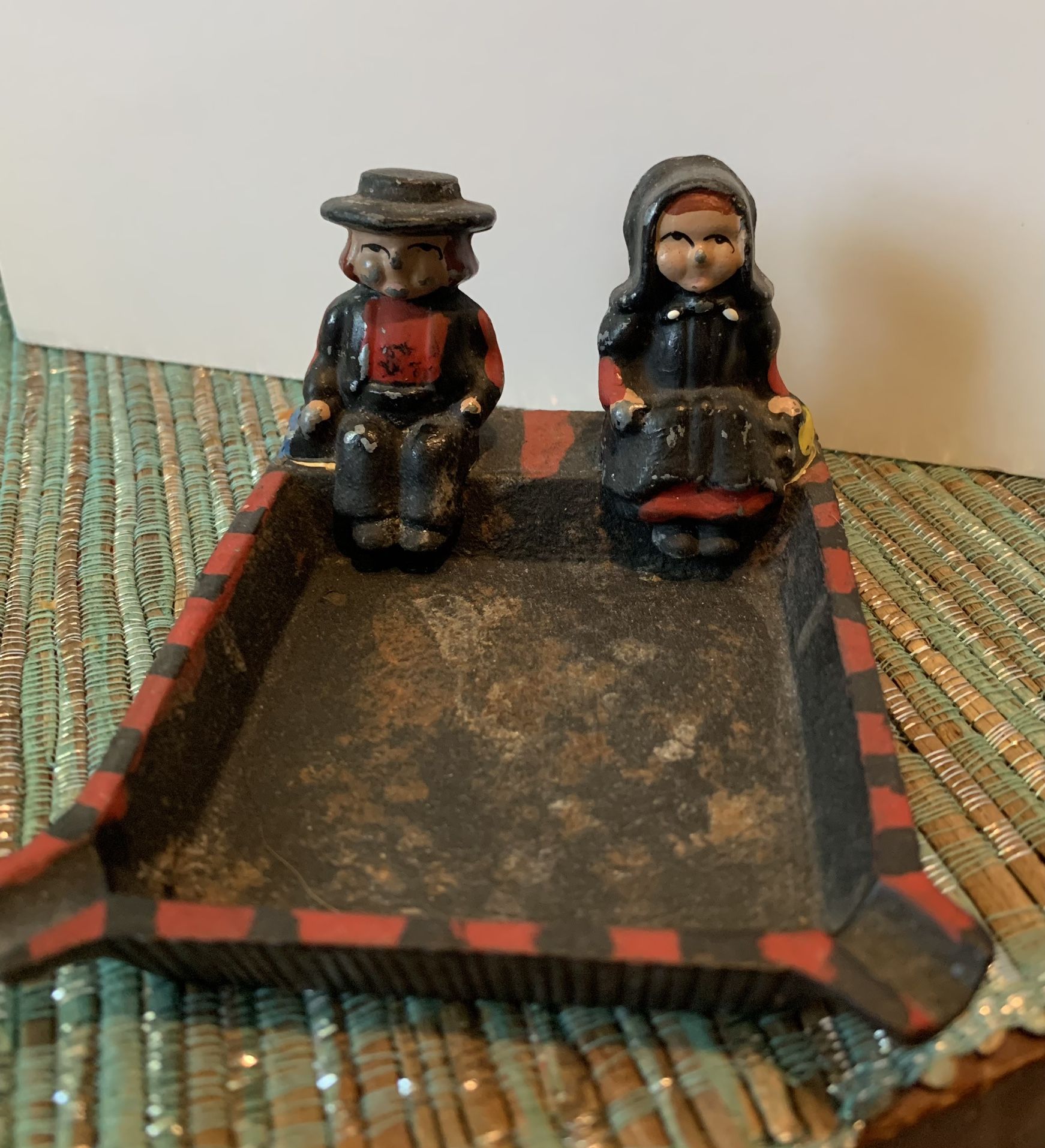 Antique Dalecraft Amish Ashtray Cast Iron.