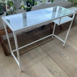 IKEA VITTSJÖ Laptop Table