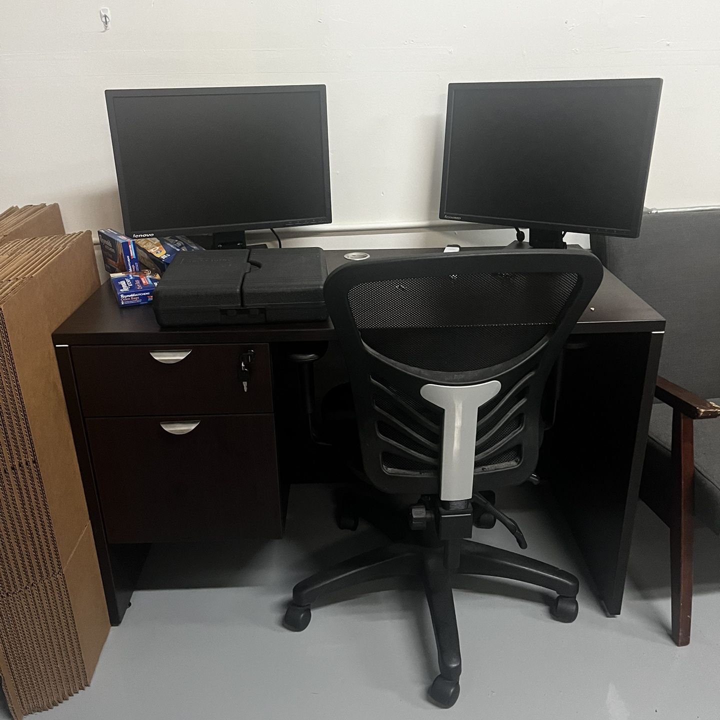 Desk for sale. 