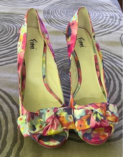 Women’s size 10 floral print heels