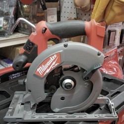 MILWAUKEE M18 FUEL BRUSHLESS 6- 1/2" CIRCULAR SAW (TOOL ONLY)