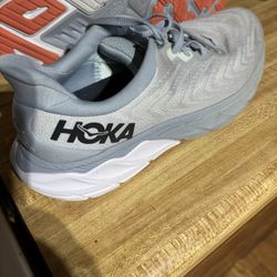 Hoka Arahi 6