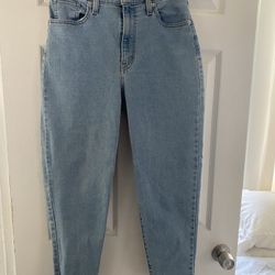 NEW Levis High Waisted Mom Jeans Size 29 X 26