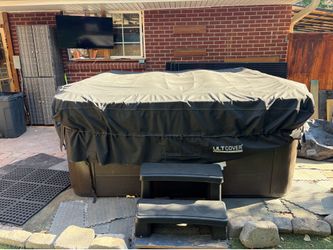 Catalina Spa Hot Tub