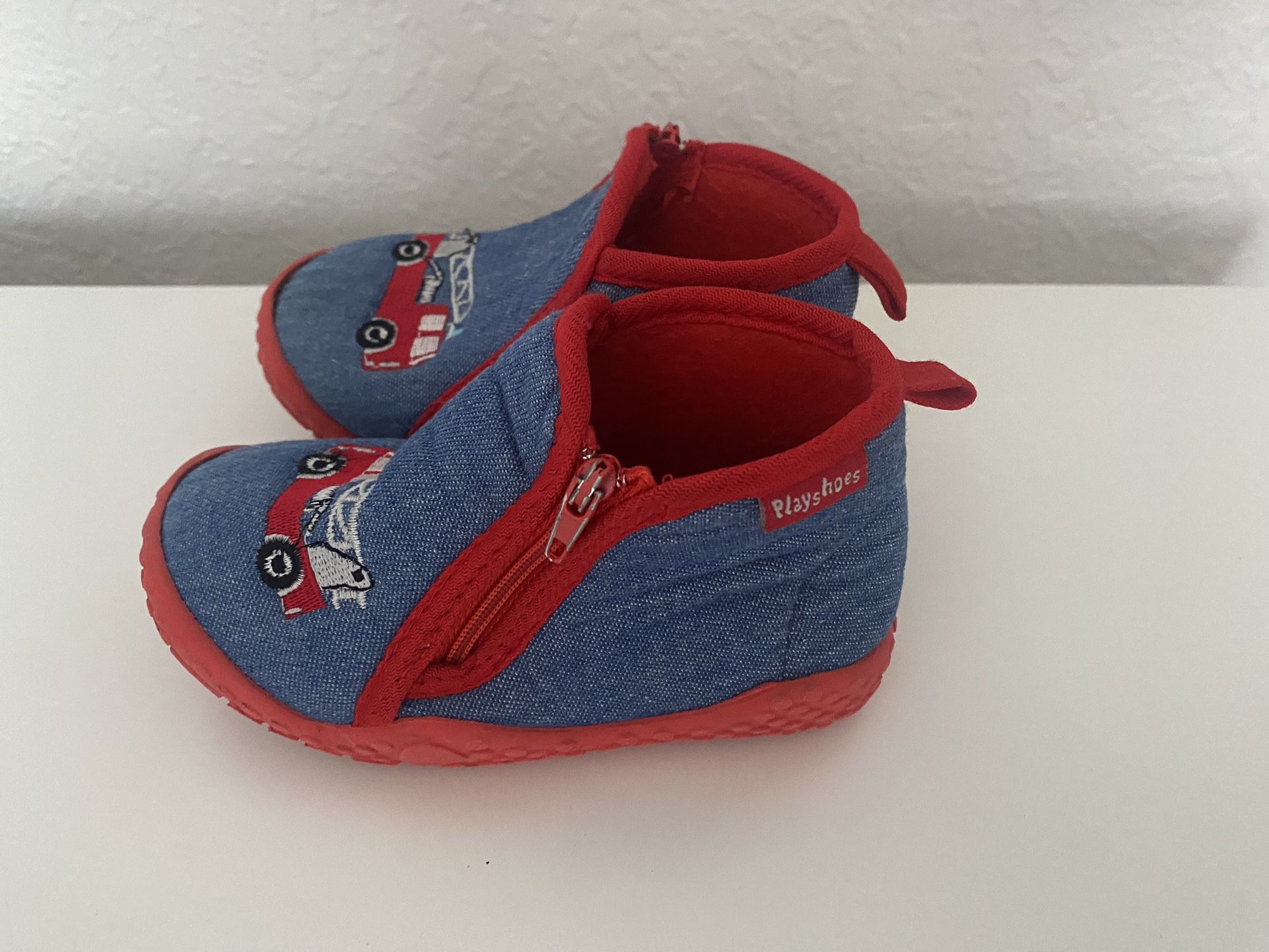 Baby/toddler Shoes Size US 7 Fire Truck