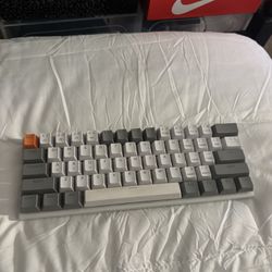 Mechanical Keyboard – 60% Compact – USB-C