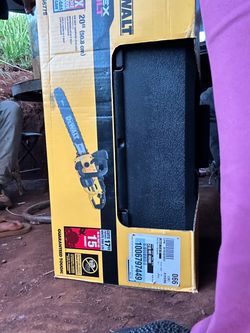 DEWALT 20V MAX 12" Cordless Chainsaw Kit