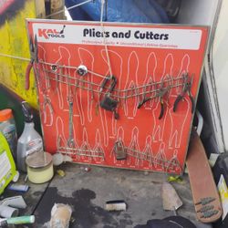 Plyer And Wier Cutter  Hanger 