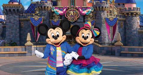 DISNEYLAND 🎢🎠🎡🍿🥤🍦(4) TICKETS 🎟️ 🎟️🎟️🎟️  ONE ☝️ PARK $600 PRICE IS FIRM