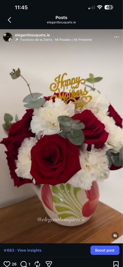 Mother’s Day flowers taza de barro
