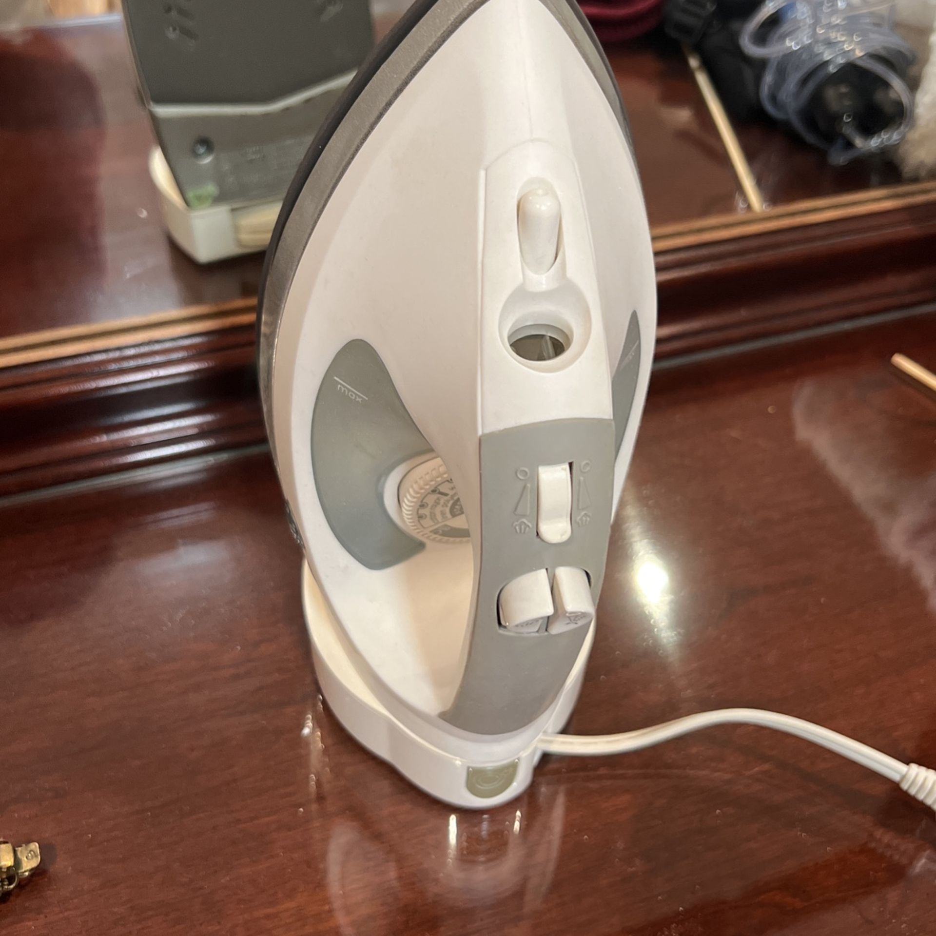 GE Rowena Auto Steam Iron