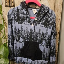 Kate Quinn Sasquatch Model Hoodie 
Size 2T
