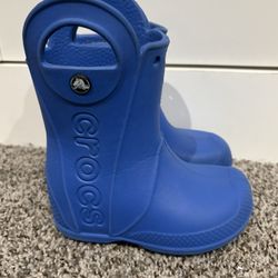 Crocs Bright Blue Light Weight Pull On Boots Size 8c