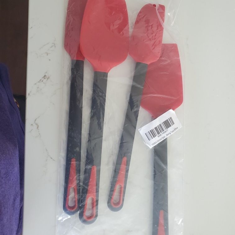 TEEVEA Silicone Rubber Spatula Heat Resistant for Kitchen Cooking, Baking  and Mixing Set of 4,Red & Black