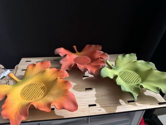 Decorative leaf shaped tea light candle holders (Party Lite)