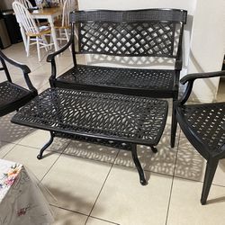 4 Pieces Outdoor Furniture Like New
