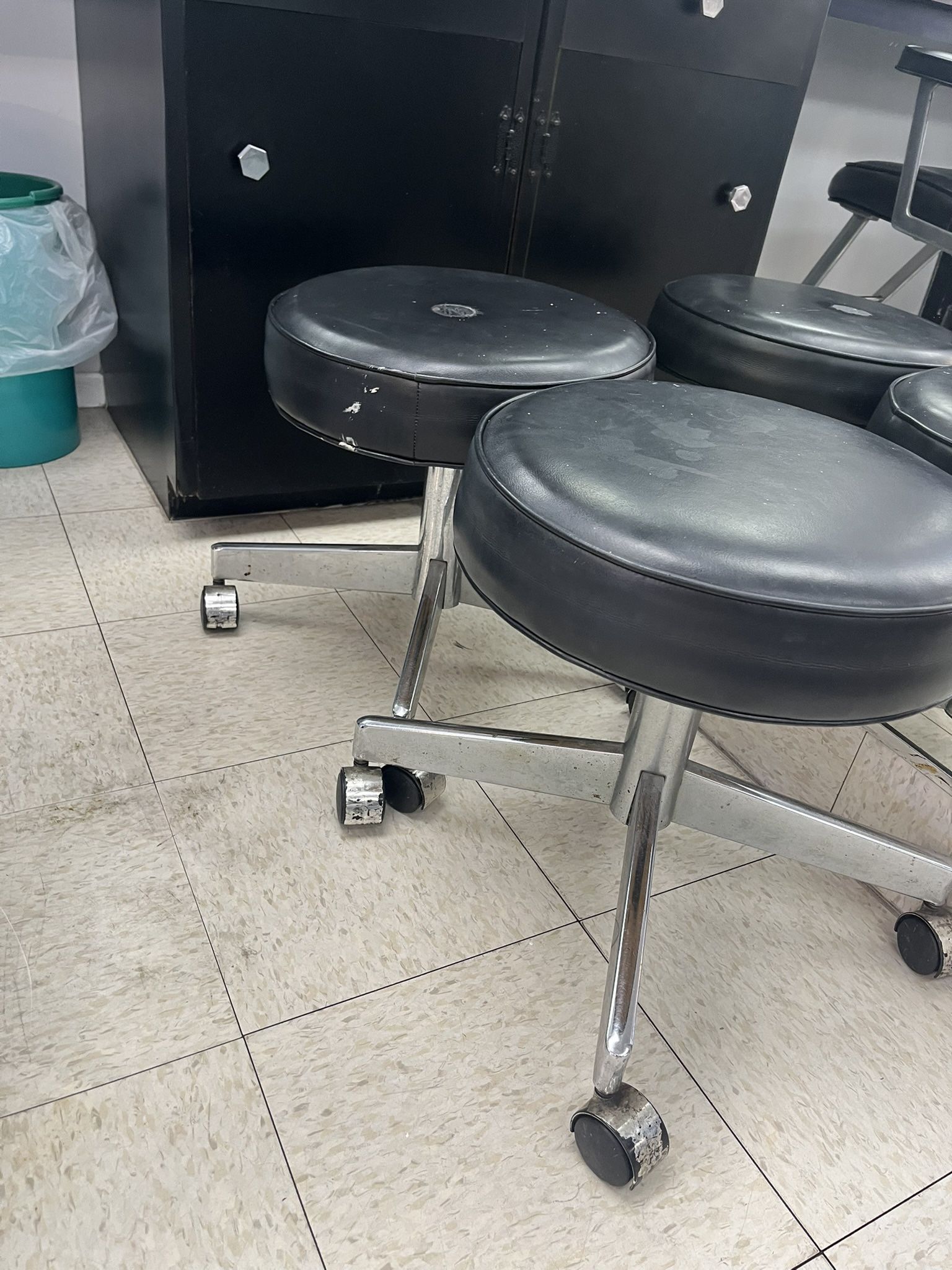 Work Stools With Back And Without 