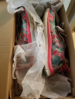 Skechers