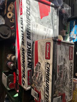 Edelbrock carburetor and intake manifold new sbc Chevy