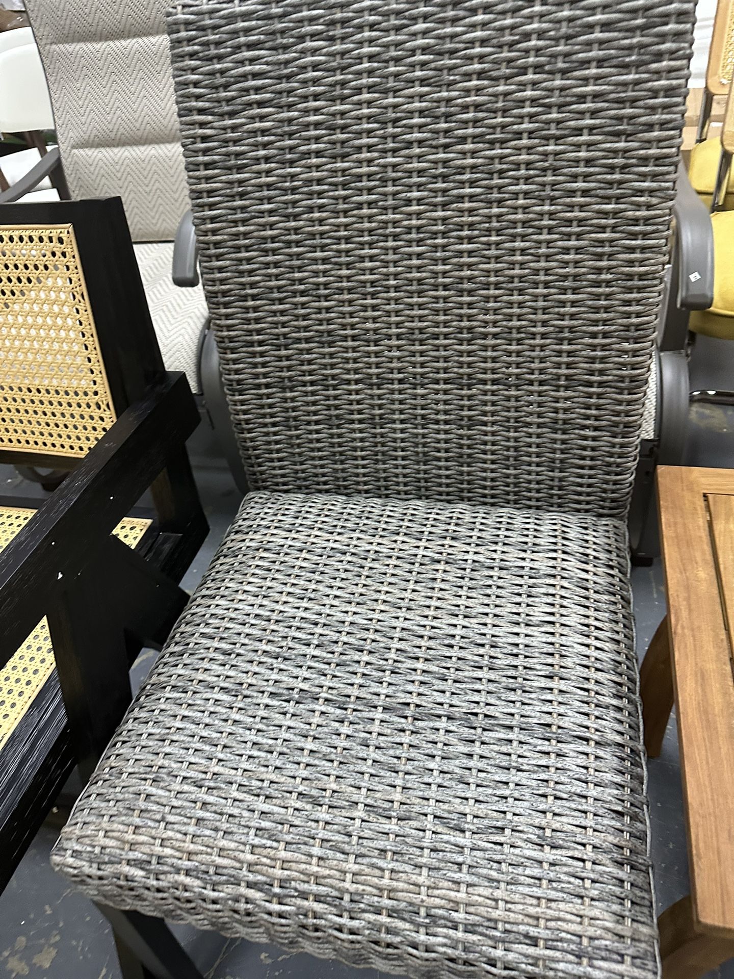 6 Pcs Bistro Patio Chairs. Stackable. Black.