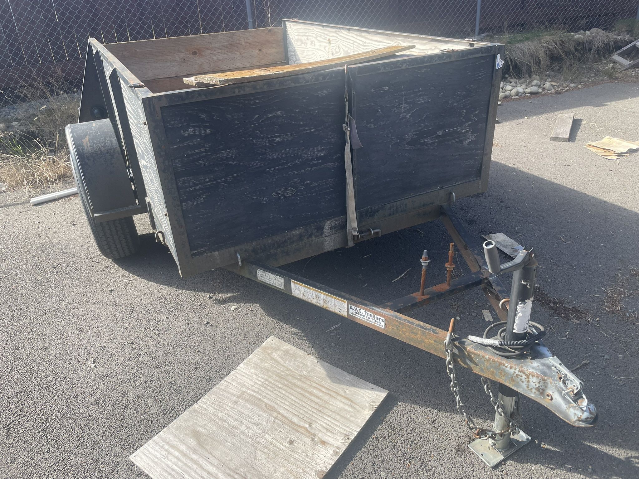 Tilt Trailer 8’ x 5’