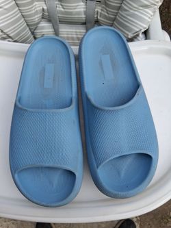 !! Slippers Size large