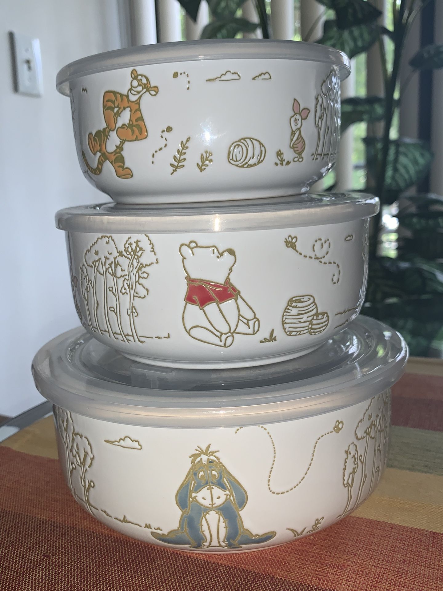 Disney Winnie The Pooh Tigger Piglet Eeyore Set Of 3 Ceramic Storage Bowls With Vented Lids Brand New