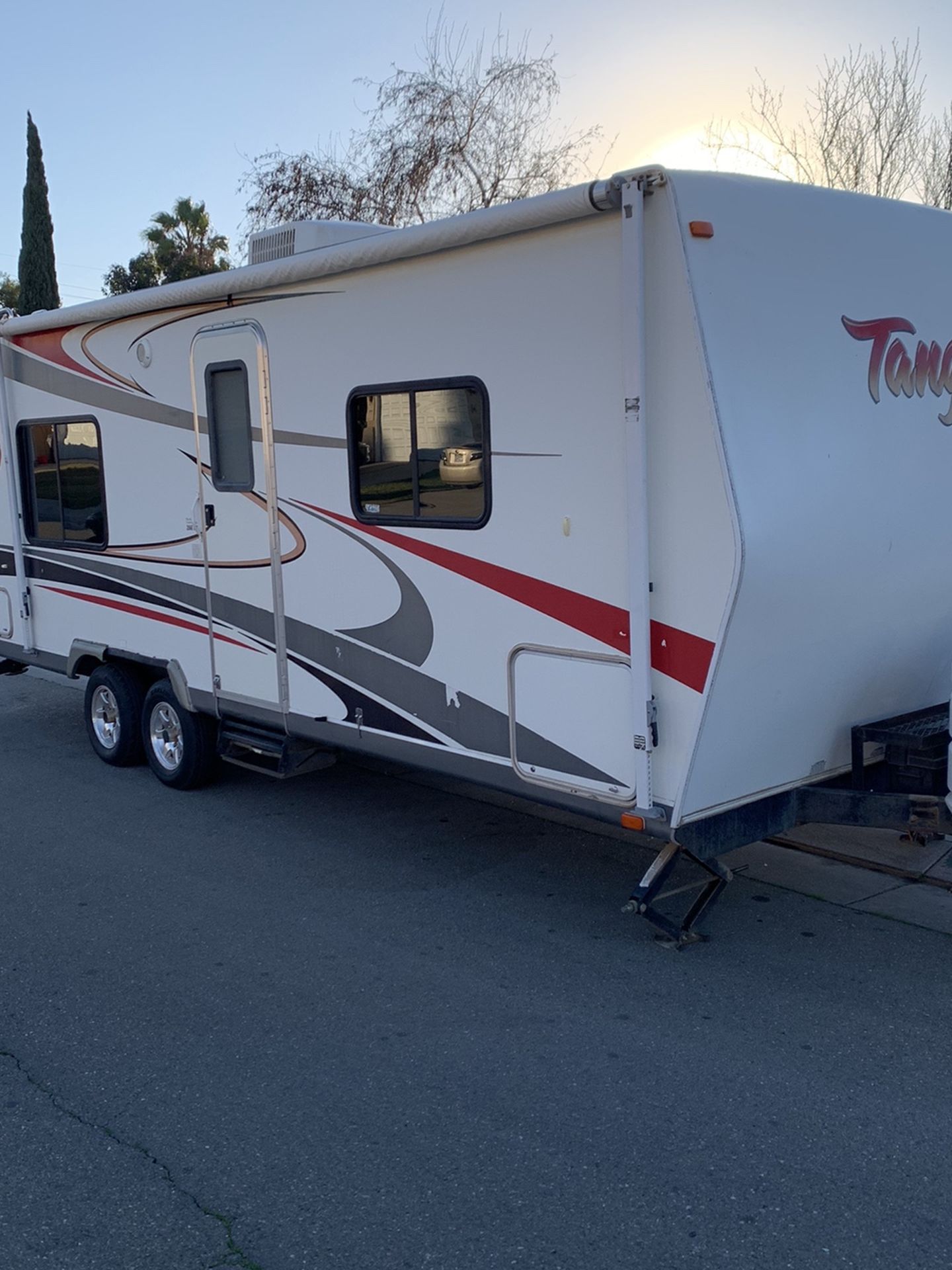 2007 camping trailer in great shape