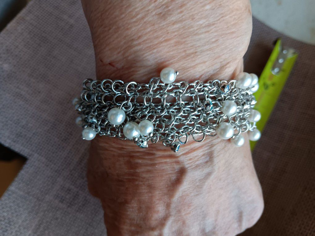 Bracelet. Mesh With Pearls