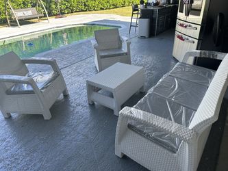 Impresionante conjunto de patio (muebles de exterior) *conjunto perfecto para el clima de Miami*