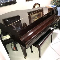 Yamaha Disklavier Hybrid Grand Piano 