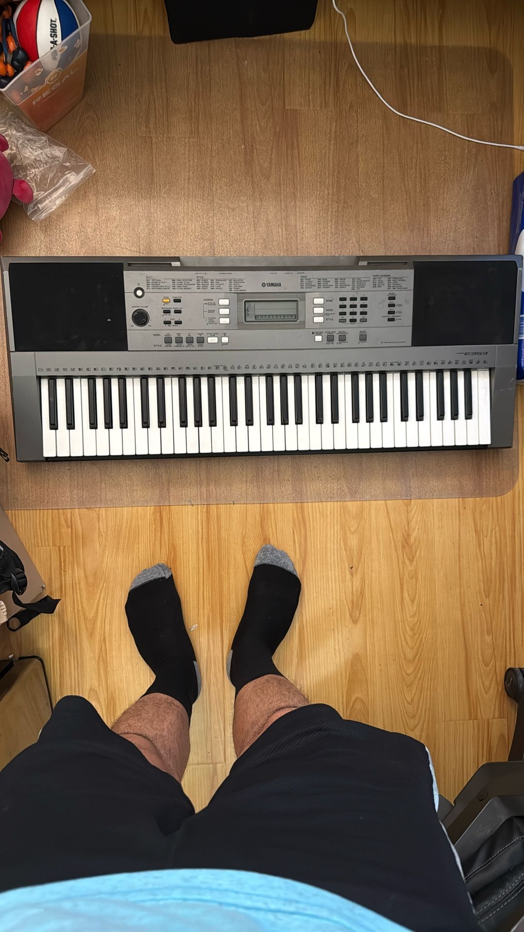 Yamaha Electronic keyboard E353
