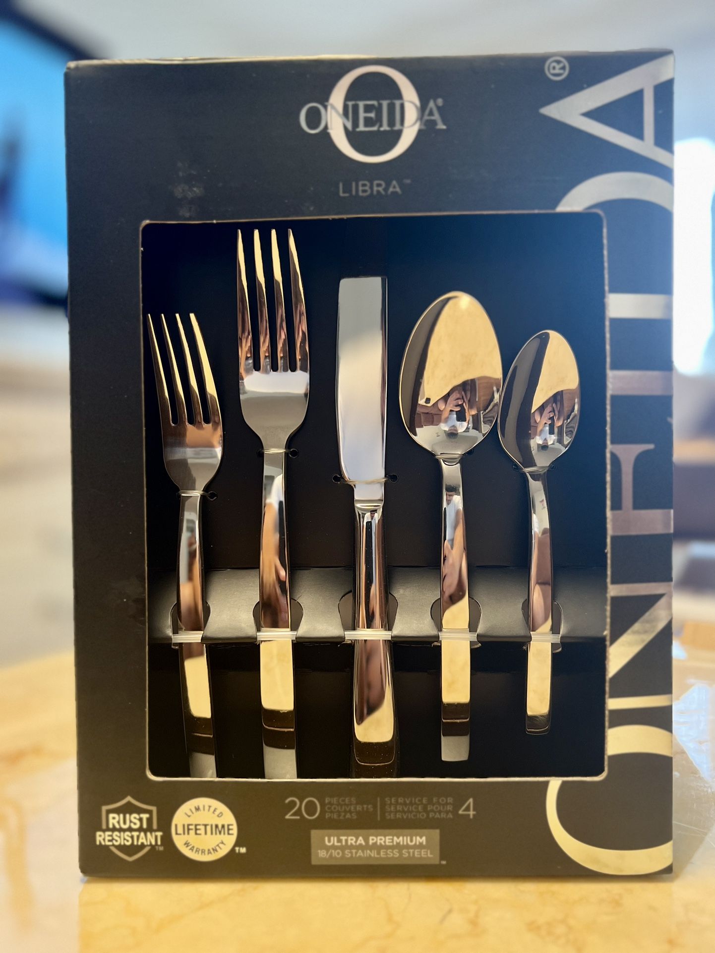 20 Piece Everyday Flatware Set