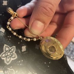 Gold Locket Pendent 