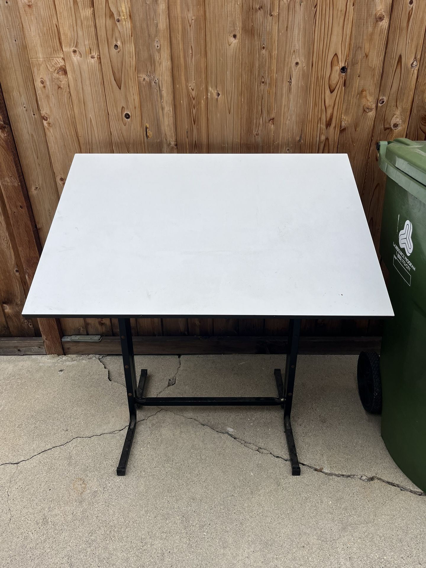 Drafting table desk